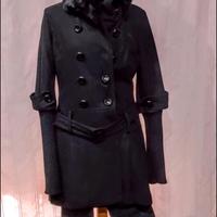 Cappotto nero con collo pelliccia taglia M
