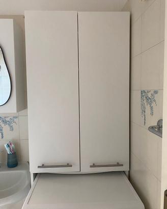 Mobile bagno IKEA bianco sopra lavatrice con 3 rip