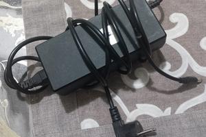 Alimentatore / Caricabatterie Universale 