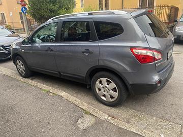Nissan Qashqai 7 Posti 2010