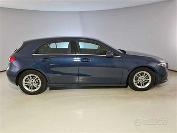 MERCEDES-BENZ A 180 d Automatic Business Extra 5 P