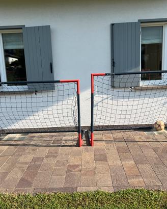 Due porte da calcio per giardino