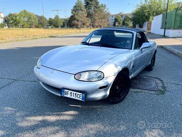 Mazda MX-5 1.6i 16V cat