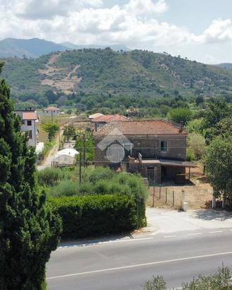 MULTILOCALE A CASTELLABATE