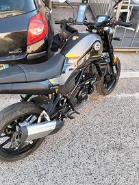 Benelli 250 Leoncino