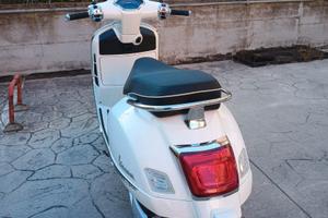Vespa 300 GTS super