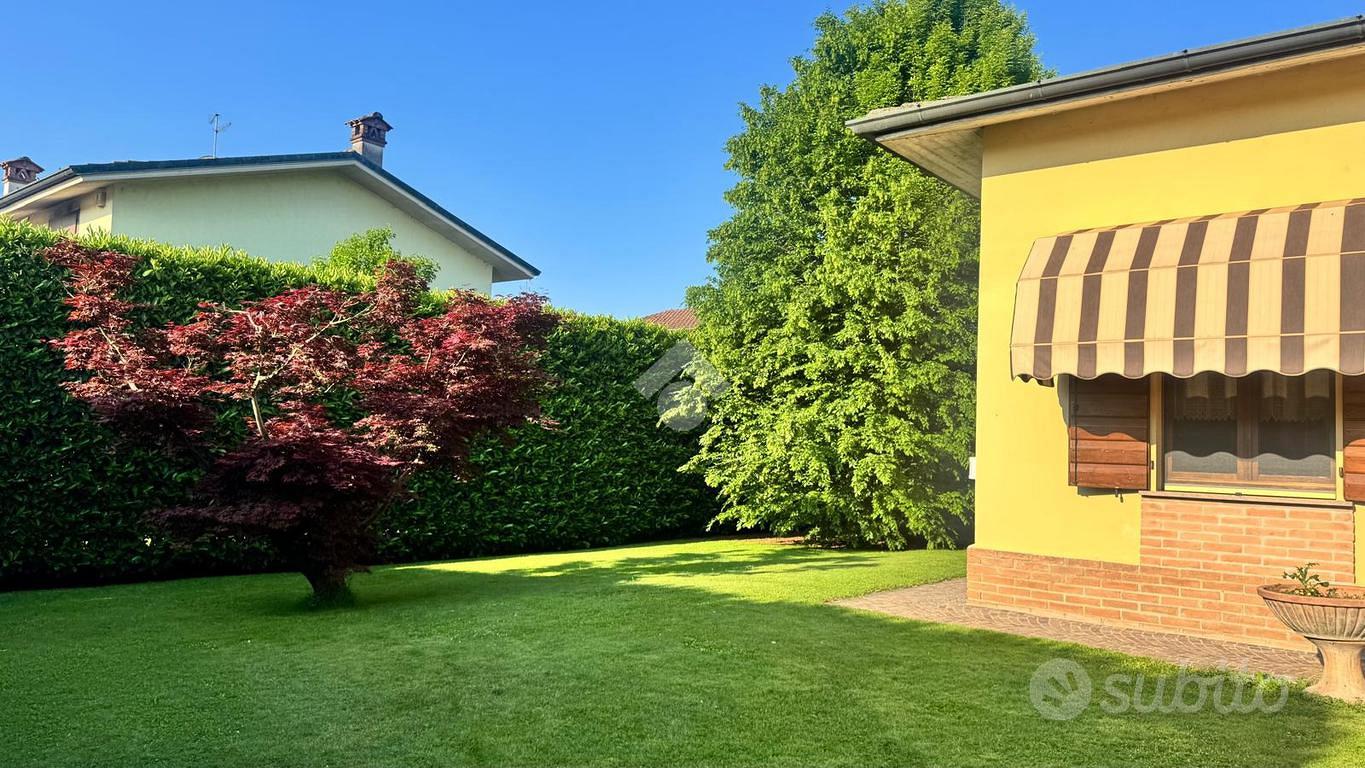 VILLA SINGOLA A PANDINO - Vista 4