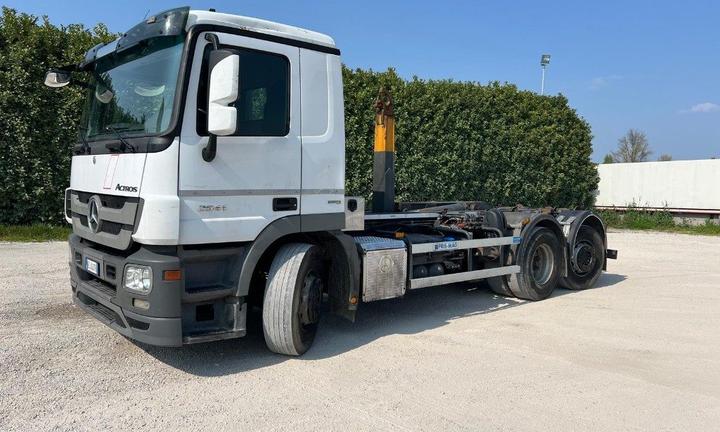 MERCEDES-BENZ MERCEDES ACTROS 25.41 SCARRABILE