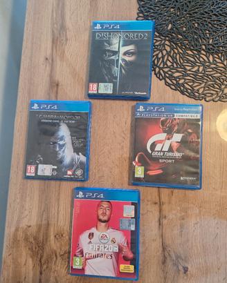 Lotto 4 Giochi PS4 Usati come Nuovi: Gran Turismo 