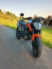 KTM Duke 790 del 2028 105 cv
