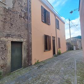 Casa singola nel cuore del paese
