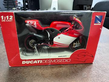Ducati Desmosedici Troy Bayliss MotoGP 1/12 NewRay