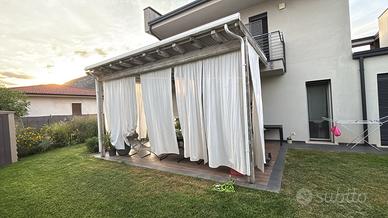 Patio in legno e alluminio