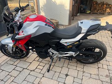 BMW F900R