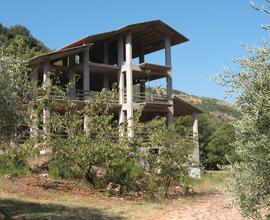 Villa in cemento per abitazione o agriturismo