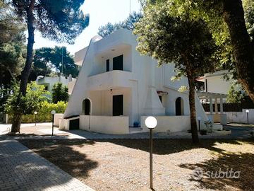 Rifinita Villa a Lido Silvana viale Marcello Nisi