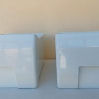 Due cassetti per frigorifero bianchi