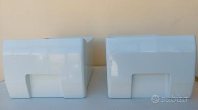 Due cassetti per frigorifero bianchi