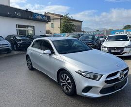 MERCEDES-BENZ A 180 d Automatic 4p. Business