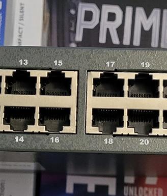 Switch 24 porte SMC Tigerswitch 8028L2