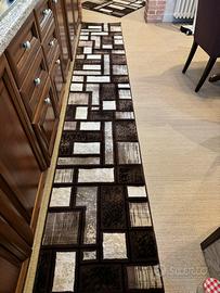 Tappeto marrone e beije