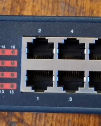 SWITCH DI RETE 16 PORTE – 10/100 Mbps