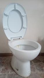 Gabinetto con tavoletta 