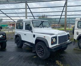 LAND ROVER Defender 90 2.2 TD4 Station Wagon N1