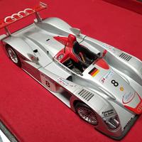 AUDI R8 LE MANS - SIEGER IN METALLO SCALA 1/18