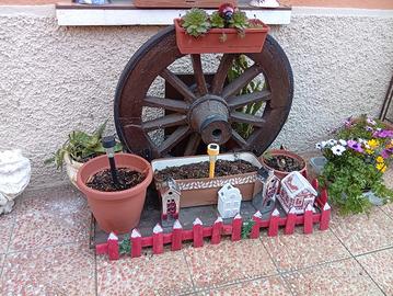 ruota di carro portafiori 