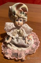 Bambola in ceramica e pizzo rif 1