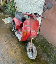 Ricerco vespa/lambretta