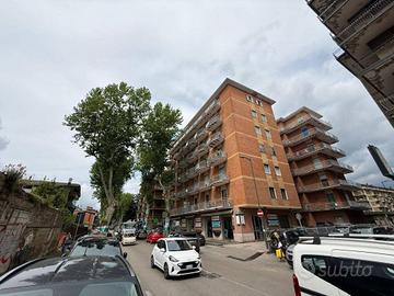 Appartamento di 150 m² con 4 locali e box auto a A
