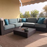 Divano tavolo e sedie UNOPIU'