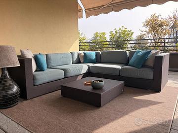 Divano tavolo e sedie UNOPIU'