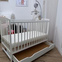 lettino bimbi intatto.  misure 124x65 