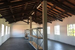 Locale artigianale fronte strada