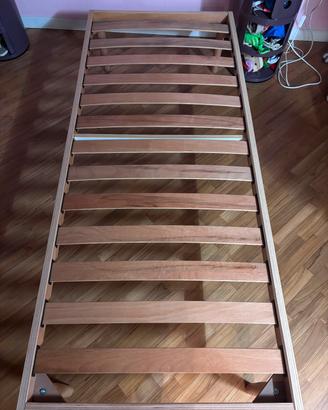 2 letti legno + 2 materassi