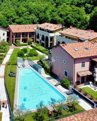2 LOCALI A COSTERMANO