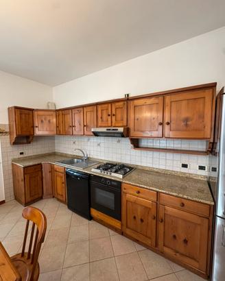 Cucina in legno Larice, completa