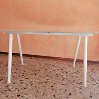 Scrivania Ikea Galanti Vetro Bianco