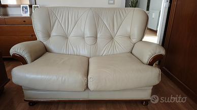 Divano 2 posti in pelle color crema