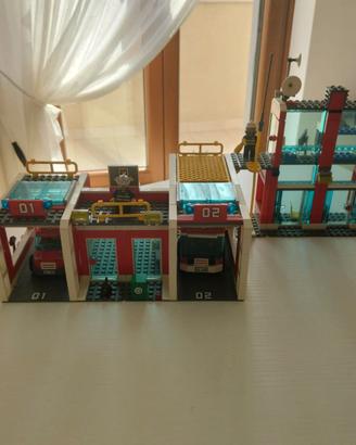 LEGO City 7208 – Caserma dei Pompieri