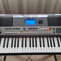 Tastiera Yamaha PSR-E443