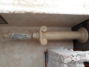 Colonna in gesso
