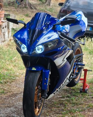 YAMAHA R1 04/05/06  RICAMBI 