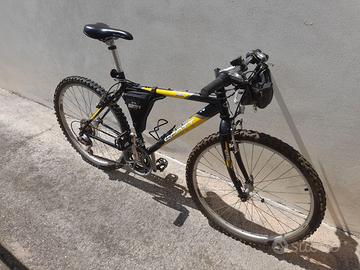 MOUNTAIN BIKE "SCOTT USA"