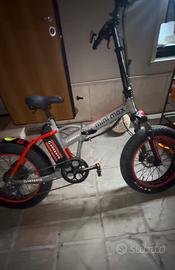 Bici elettrica mini max argento
