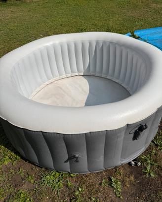 Piscina idromassaggio