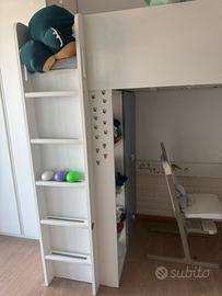 Letto con armadio e scrivania